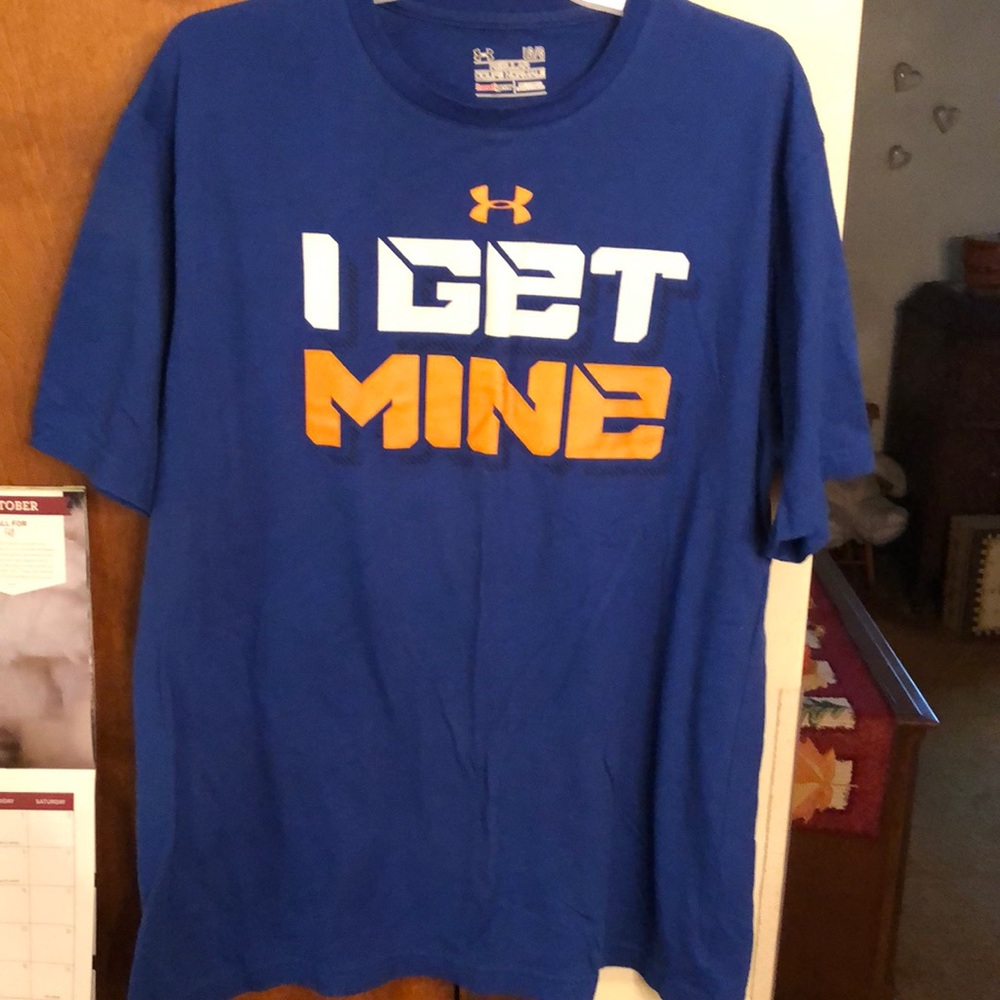 UNDER ARMOUR t-shirt